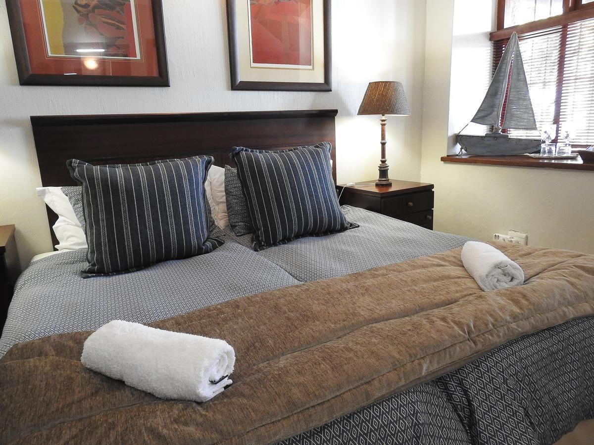 Hotel New Stone Manor à Mossel Bay Extérieur photo