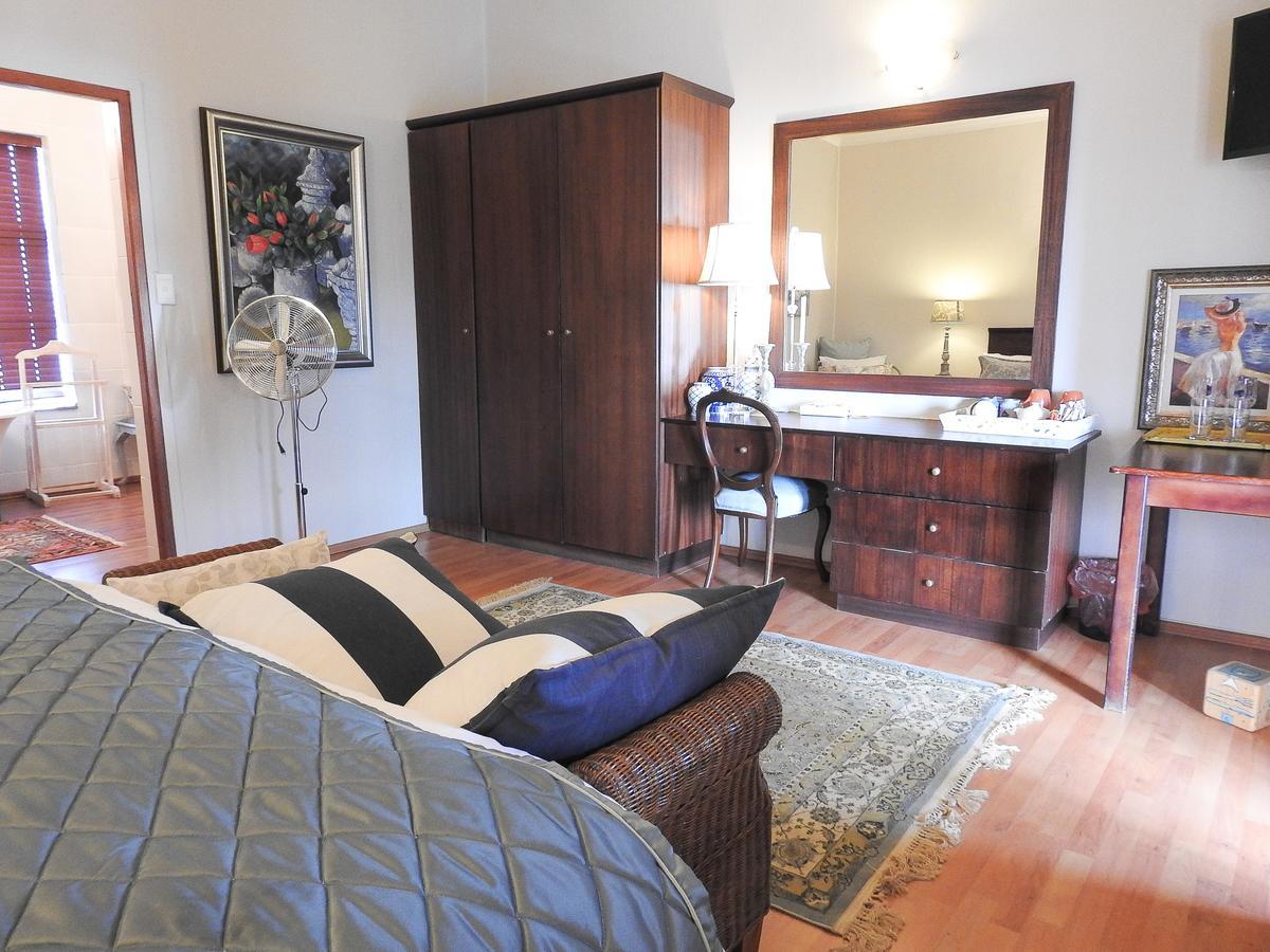 Hotel New Stone Manor à Mossel Bay Extérieur photo