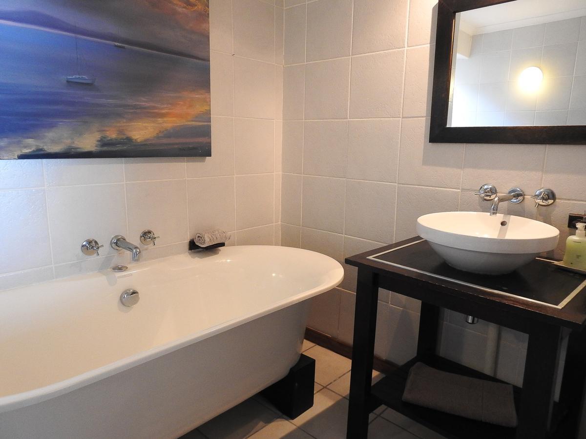 Hotel New Stone Manor à Mossel Bay Extérieur photo