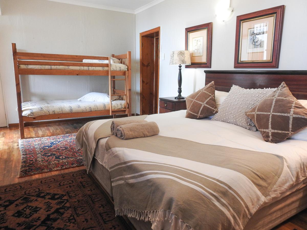 Hotel New Stone Manor à Mossel Bay Extérieur photo